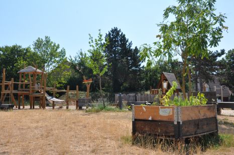 Potager et aire de jeux au parc des Vikings à Andrésy