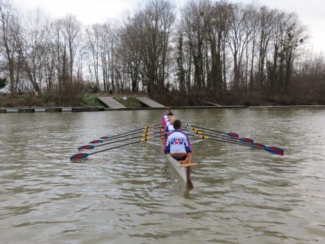 Le Club d&#039;Aviron du Confluent sur les bords de Seine à Andrésy